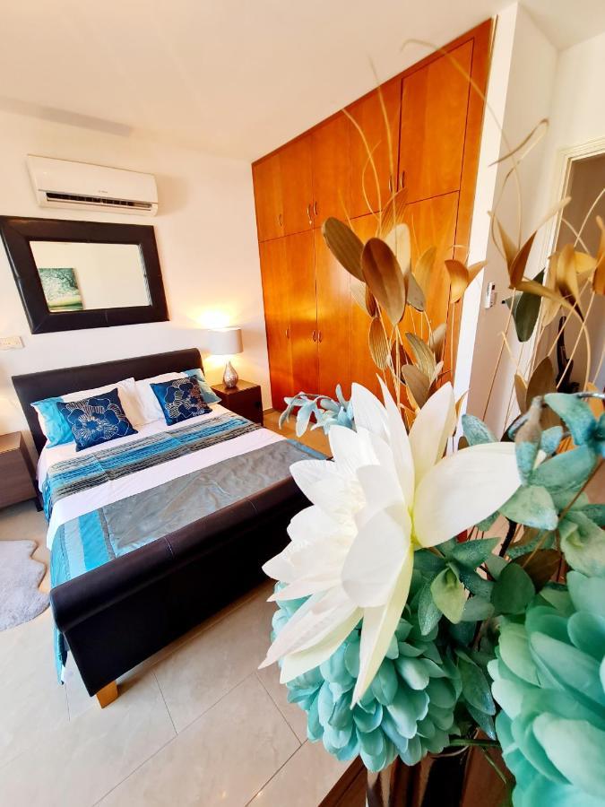 Stunning Apartment C106 With Balcony Looking Over Pool Pegeia Exterior foto