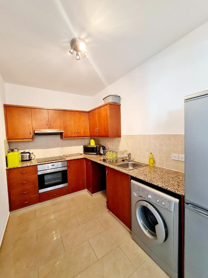 Stunning Apartment C106 With Balcony Looking Over Pool Pegeia Exterior foto